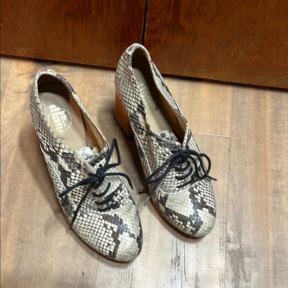 Orange and Gray Snakeskin Heels - Picture 5 of 5